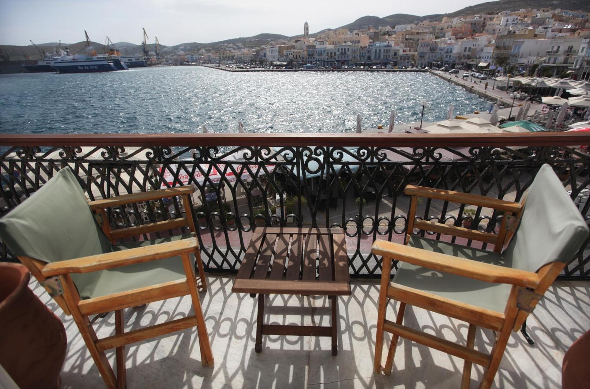 Hotel Aktaion Syros Ermoupoli Exteriör bild